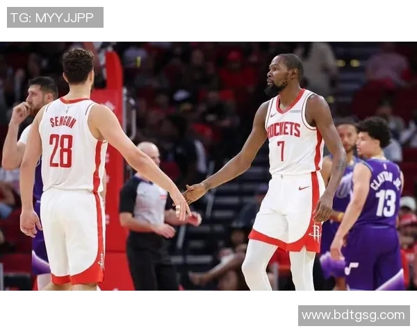 正播国王与火箭激战正酣球迷期待精彩对决与精彩瞬间